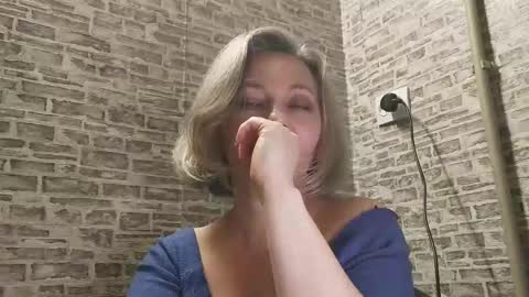 edithmanning online show from 02/17/25, 05:32