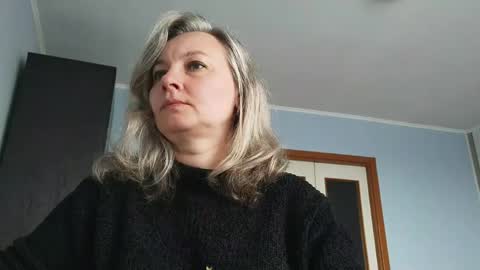 Snapshot of edithmanning chatting on 04/26/26, 06:33 edithmanning online show from 04/26/26, 06:33