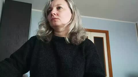 Snapshot of edithmanning chatting on 04/27/26, 08:12 edithmanning online show from 04/27/26, 08:12