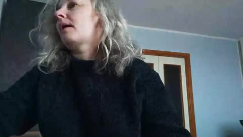 Snapshot of edithmanning chatting on 04/29/26, 06:28 edithmanning online show from 04/29/26, 06:28