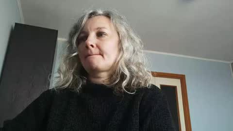 Snapshot of edithmanning chatting on 05/03/26, 06:30 edithmanning online show from 05/03/26, 06:30