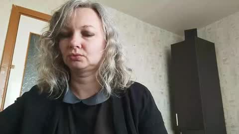 Snapshot of edithmanning chatting on 05/05/26, 05:15 edithmanning online show from 05/05/26, 05:15