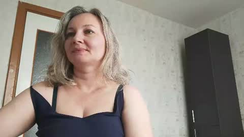 Snapshot of edithmanning chatting on 06/23/26, 06:22 edithmanning online show from 06/23/26, 06:22
