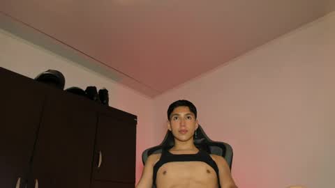 Snapshot of edward____876772 chatting on 04/11/26, 01:54 edward online show from 04/11/26, 01:54