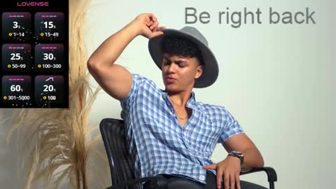 Snapshot of edward__clarck chatting on 12/04/24, 07:28 EDWARD CLARCK online show from 12/04/24, 07:28