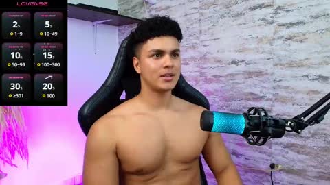 Snapshot of edward__clarck chatting on 01/06/25, 08:50 EDWARD CLARCK online show from 01/06/25, 08:50