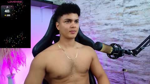 Snapshot of edward__clarck chatting on 01/29/25, 04:36 EDWARD CLARCK online show from 01/29/25, 04:36