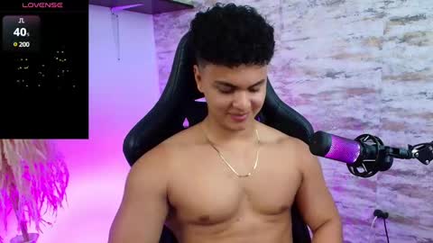 Snapshot of edward__clarck chatting on 02/25/25, 02:58 EDWARD CLARCK online show from 02/25/25, 02:58