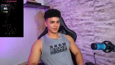 Snapshot of edward__clarck chatting on 09/18/25, 02:57 EDWARD CLARCK online show from 09/18/25, 02:57