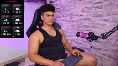 Snapshot of edward__clarck chatting on 10/27/25, 04:22 EDWARD CLARCK online show from 10/27/25, 04:22