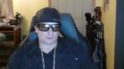 edwardaims_2please online show from 12/17/25, 03:12