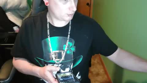 Snapshot of edwardaims_2please chatting on 05/18/26, 02:51 edwardaims_2please online show from 05/18/26, 02:51