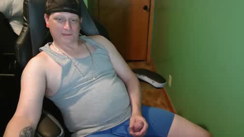 Snapshot of edwardaims_2please chatting on 05/18/26, 04:07 edwardaims_2please online show from 05/18/26, 04:07