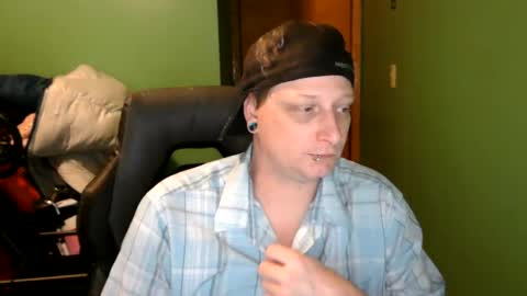 Snapshot of edwardaims_2please chatting on 06/02/26, 02:24 edwardaims_2please online show from 06/02/26, 02:24