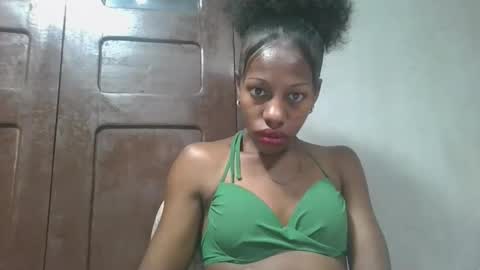 edwige770943 online show from 05/17/26, 03:37