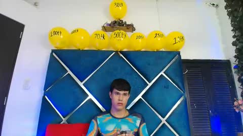 Edwin online show from 04/24/26, 02:30
