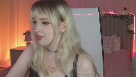 Snapshot of eevamarie chatting on 03/30/26, 04:41 EVA NON NUDE online show from 03/30/26, 04:41