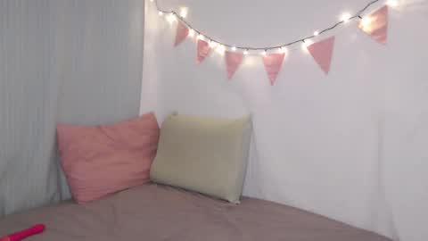 effa__laska online show from 12/20/25, 06:59