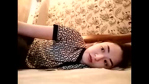 Effy online show from 11/25/25, 04:29