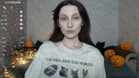 Anna online show from 10/28/25, 07:23