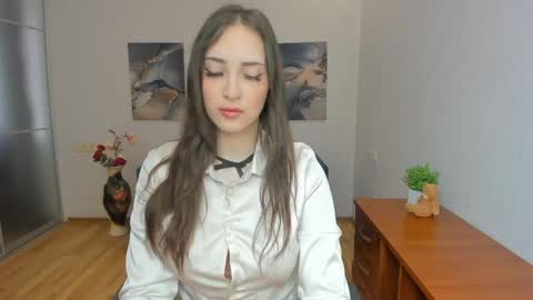 Effy Royse online show from 06/07/26, 05:33