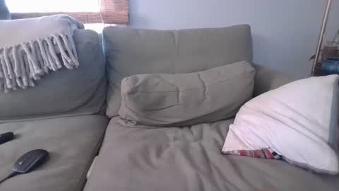 Snapshot of eggplantout chatting on 09/20/25, 02:40 Eggplant Out online show from 09/20/25, 02:40