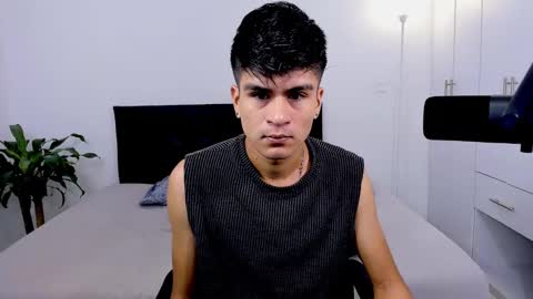 eiden_allenx1 online show from 01/06/25, 10:46