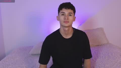 Snapshot of eiden_blake chatting on 12/20/25, 03:46 Eiden Blake online show from 12/20/25, 03:46