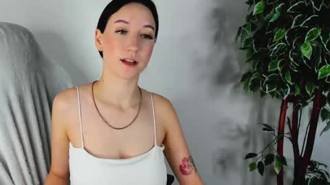 Snapshot of eileenmoores chatting on 09/20/25, 06:36 eileenmoores online show from 09/20/25, 06:36