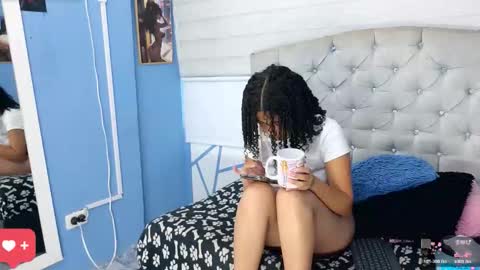 eimy_hot18 online show from 01/08/26, 03:03