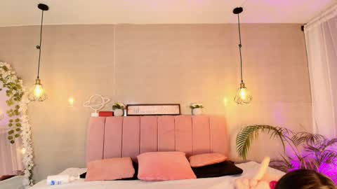 eimy_rosse18 online show from 10/10/25, 10:03