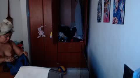 eimy_saenzz online show from 03/01/26, 02:08