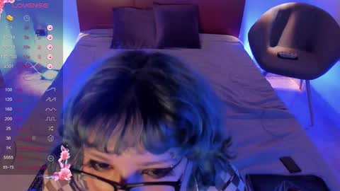 eimy online show from 12/17/25, 07:09