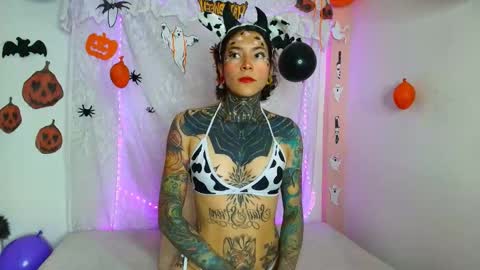 Carla online show from 10/04/25, 01:47