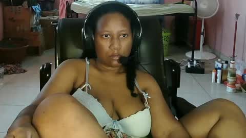 Snapshot of eirondra_valeen chatting on 04/25/26, 12:52 Eirondra Valeen online show from 04/25/26, 12:52