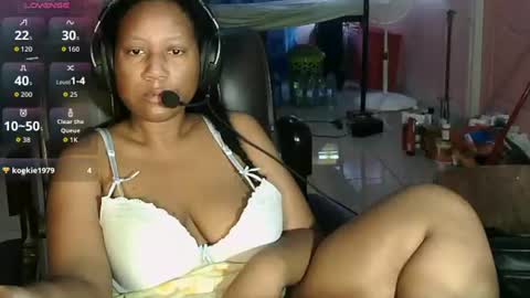 Snapshot of eirondra_valeen chatting on 06/28/26, 03:45 Eirondra Valeen online show from 06/28/26, 03:45