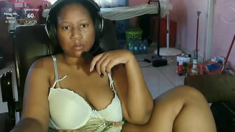 Snapshot of eirondra_valeen chatting on 07/05/26, 10:33 Eirondra Valeen online show from 07/05/26, 10:33