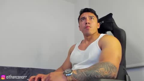 Snapshot of eithanconor1 chatting on 10/25/25, 01:46 EITHAN CONOR online show from 10/25/25, 01:46