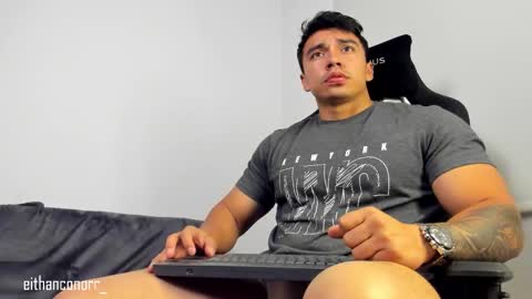 Snapshot of eithanconor1 chatting on 11/01/25, 12:45 EITHAN CONOR online show from 11/01/25, 12:45