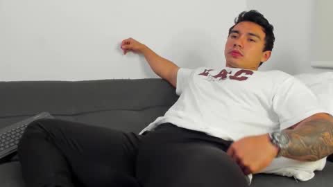 Snapshot of eithanconor1 chatting on 11/22/25, 01:59 EITHAN CONOR online show from 11/22/25, 01:59