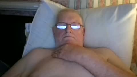 Snapshot of eketman1964 chatting on 10/10/25, 11:48 eketman1964 online show from 10/10/25, 11:48