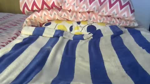 petite online show from 03/08/25, 01:03