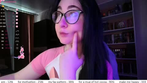 Snapshot of el_sweety chatting on 05/18/26, 01:28 If you like it when I meow give me a thumbs up online show from 05/18/26, 01:28