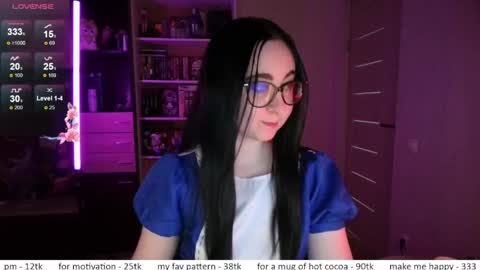 Snapshot of el_sweety chatting on 05/26/26, 10:55 If you like it when I meow give me a thumbs up online show from 05/26/26, 10:55
