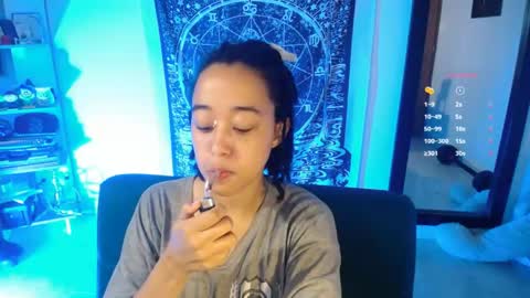 Ela  Help me reach 100 thumbs up online show from 04/28/26, 07:24