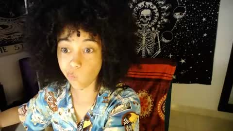 Snapshot of ela_0 chatting on 06/15/26, 02:25 Ela Help me reach 100 thumbs up online show from 06/15/26, 02:25