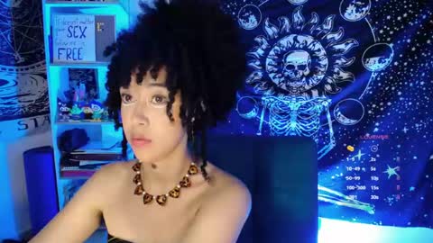 Ela  Help me reach 100 thumbs up online show from 06/18/26, 09:14