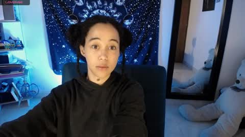 Ela  Help me reach 100 thumbs up online show from 07/09/26, 07:01