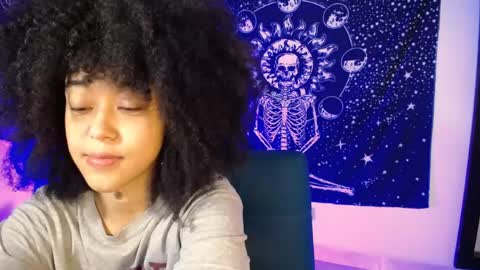 Ela  Help me reach 100 thumbs up online show from 07/17/26, 06:31