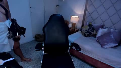 Snapshot of ela_beli chatting on 05/27/26, 11:13 Ela Beli online show from 05/27/26, 11:13